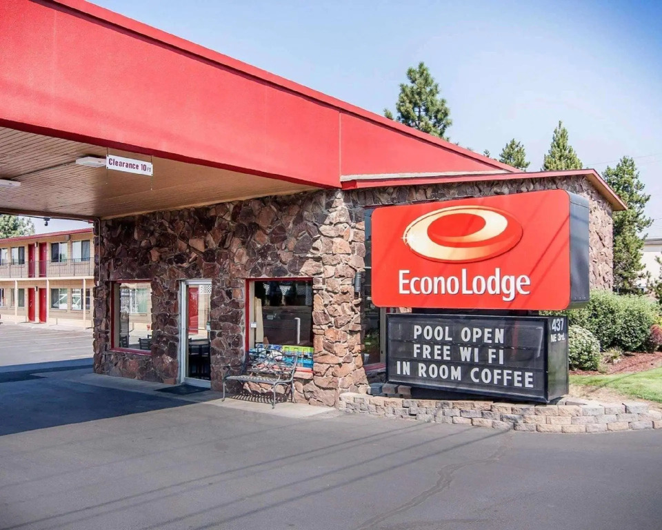 Bend Inn & Suites