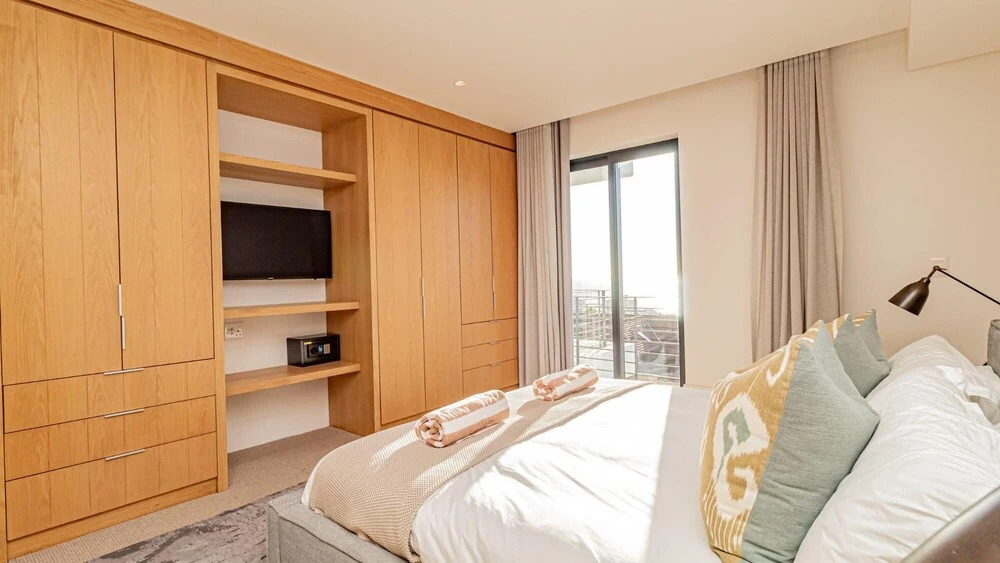 Modern Sea Point Apartment With Wonderful Sea Views Alpha Sunsets