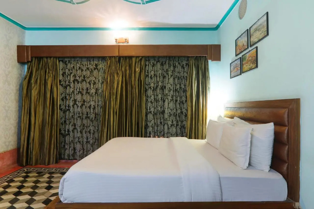 Hotel East View