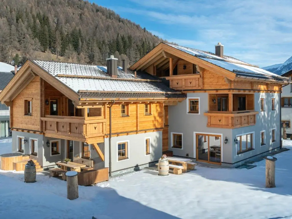 Engadin Chalet - Private Retreat & Appart -St Moritz - Val Bever