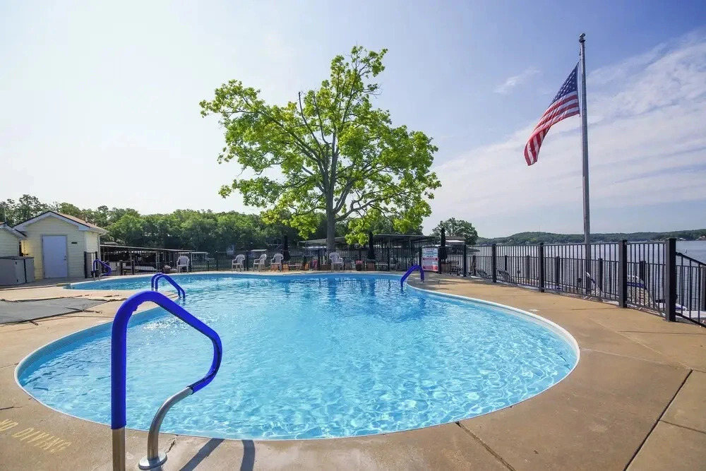Waterfront Lake Ozark Condo w/ Access To 2 Pools