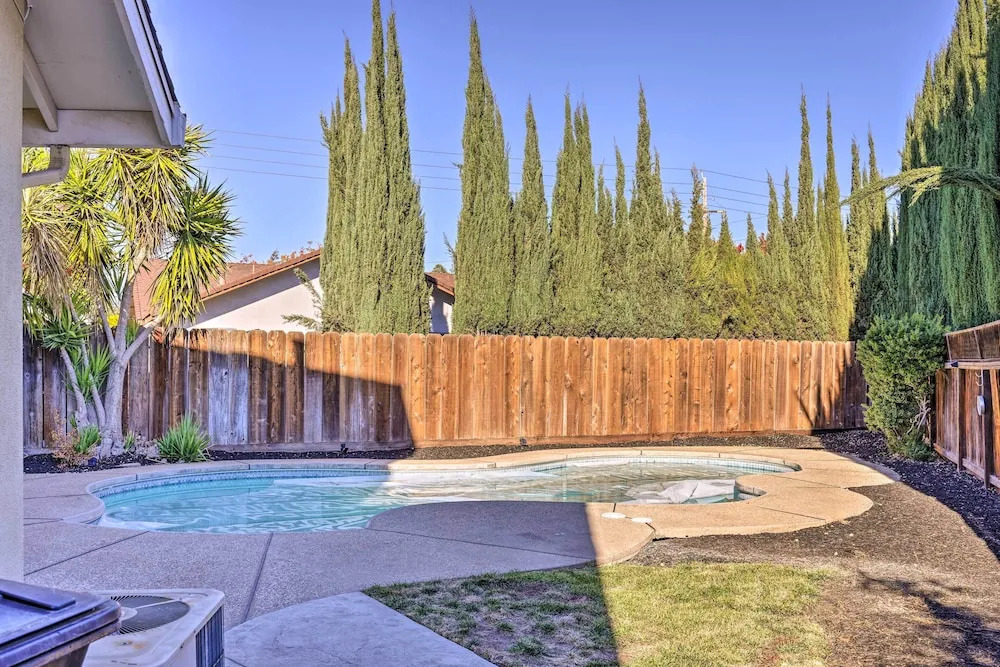 Modesto Home w/ Deck - 2 Mi to Vintage Faire Mall