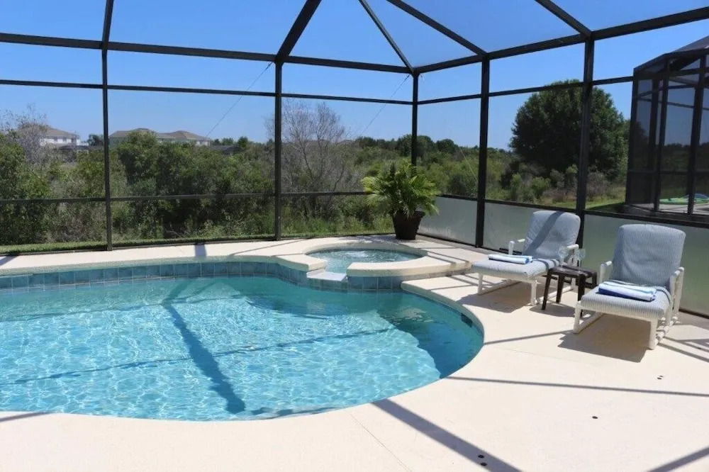 Ta524or 5 Bedroom Home