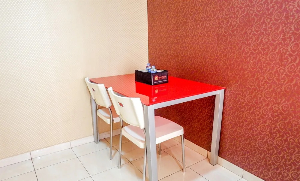 Simply Homey Gardenia Boulevard Apartment