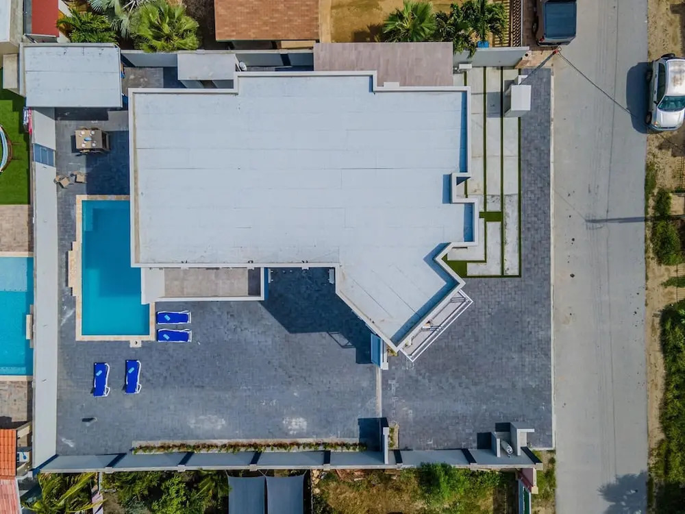 NEW 6 Bedroom Villa 2min Eagle Beach Palm Beach