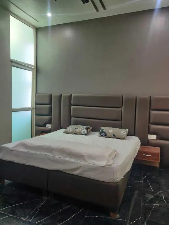 Hotel Rahul Singh by Oyo
