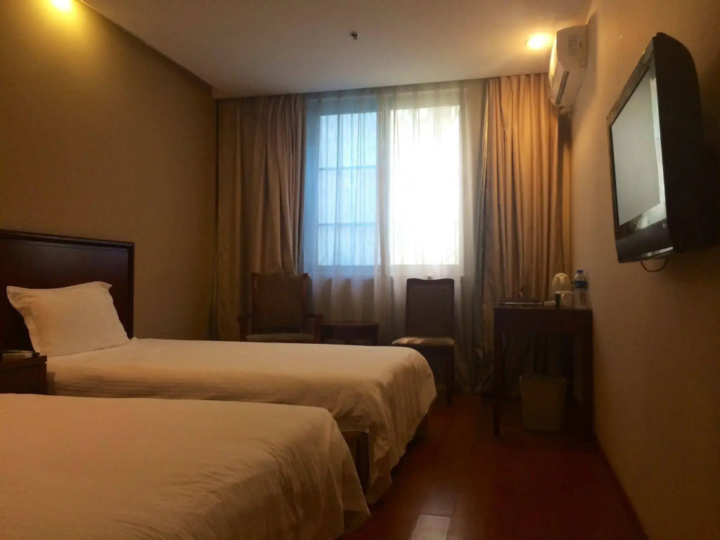 GreenTree Inn Shanghai Dongming Road Subway Station Express