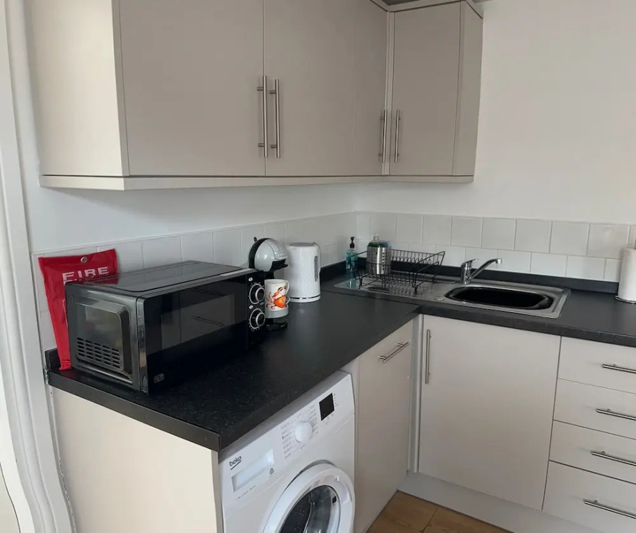 59a Whitstable - 1 Bedroom Flat, Balcony & Parking