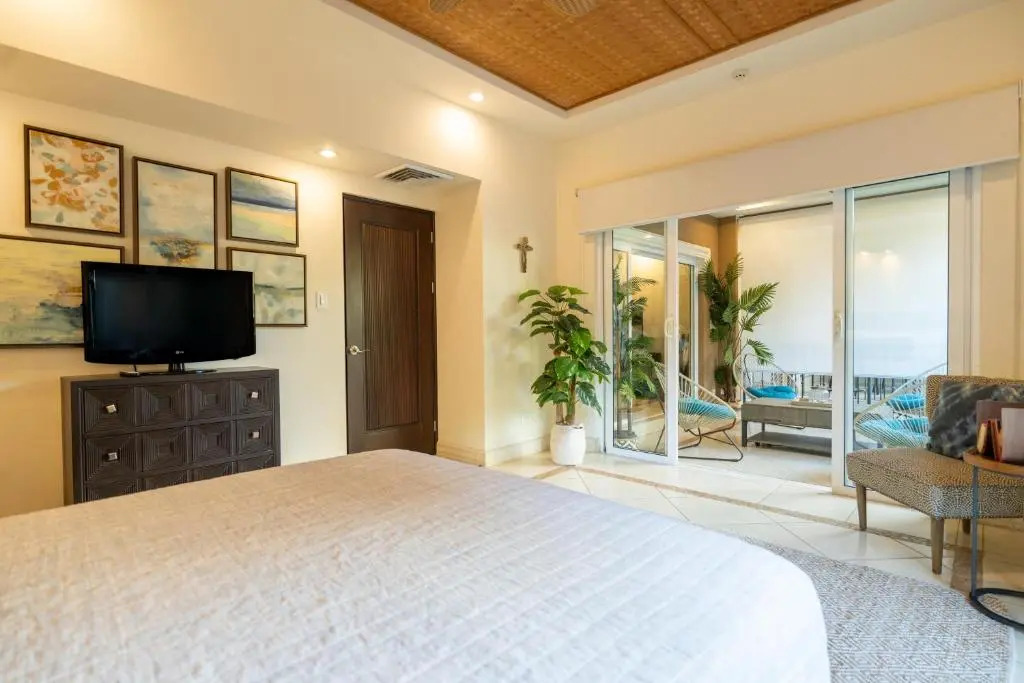 Bocaraca 2 - Luxury 2 BR Condo