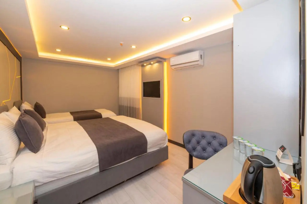 White Corner Hotel