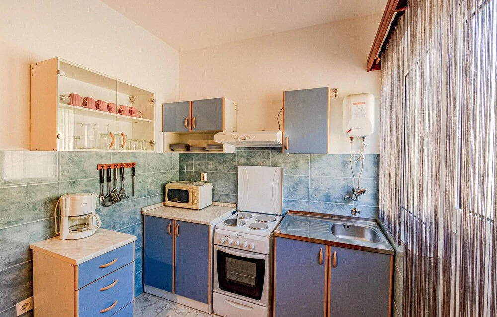 Nice Apartment in Prigradica With 3 Bedrooms and Wifi