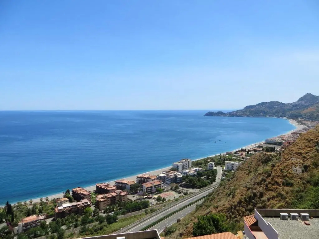 2 bedrooms appartement at Letojanni 300 m away from the beach with sea view and furnished balcony