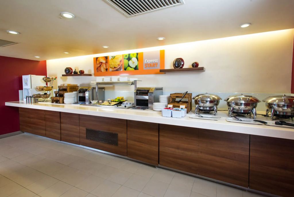 Holiday Inn Express Exeter