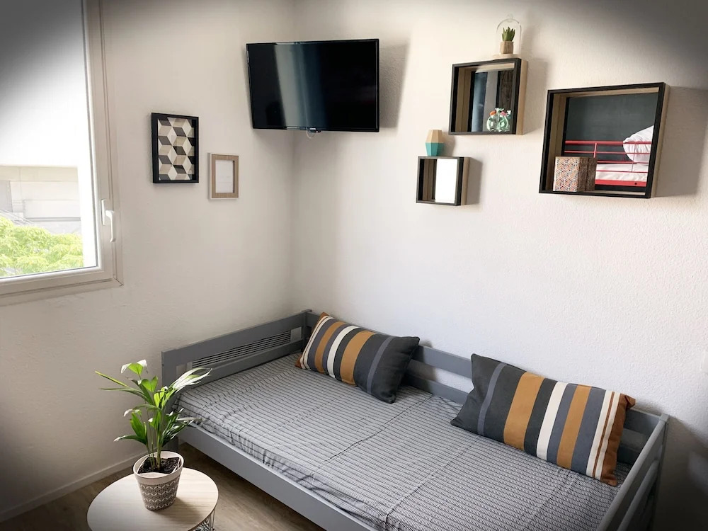 Studio2-hôtel Futuroscope / 8min à Pieds/ 1-4 Personnes