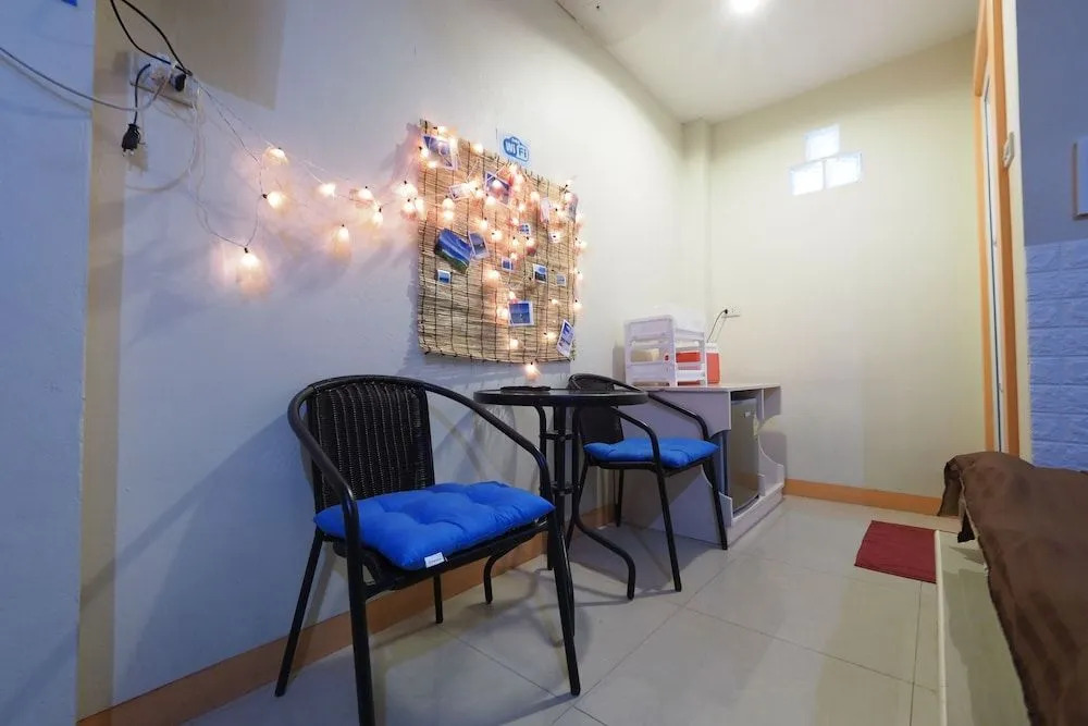 OYO 1100 Chidlom Resort