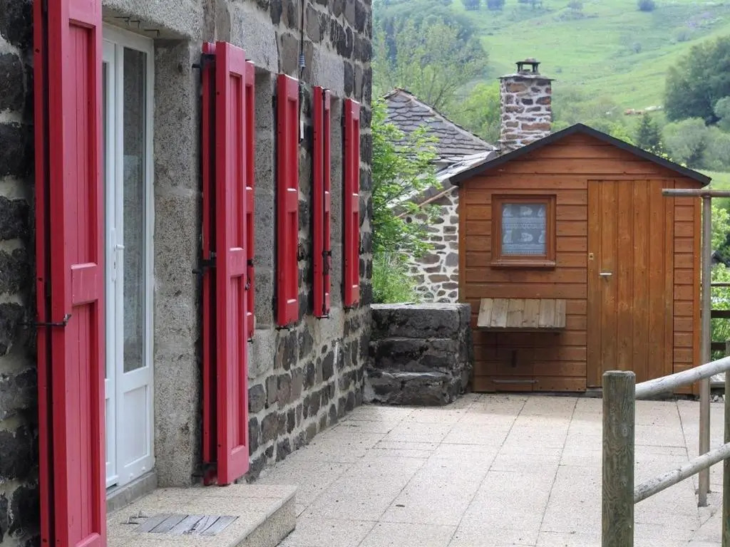 Gîte paisible et chaleureux avec grande terrasse - activités nature et patrimoine à proximité - FR-1-582-143