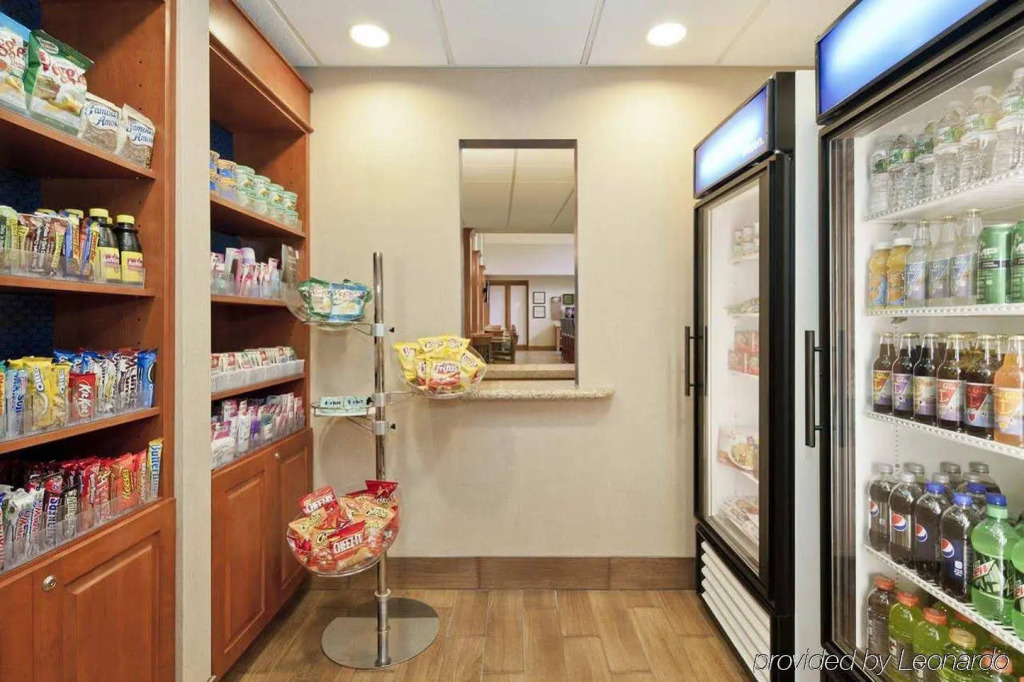 Hampton Inn & Suites Providence / Smithfield
