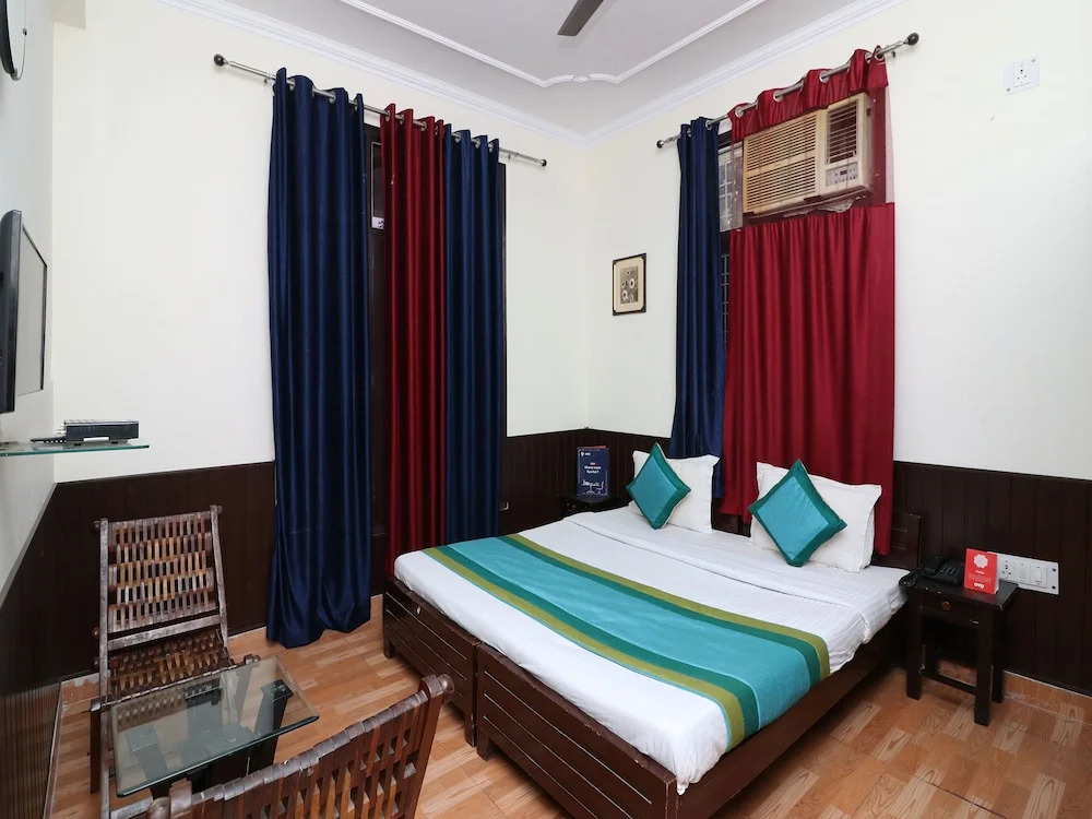 OYO 13195 The Abodes Guest house