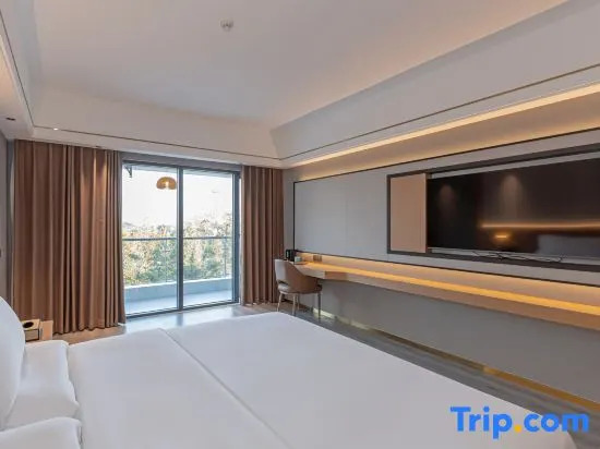 Twin Tower Star Holiday Hotel (Splashing Square Jiangbian Night Market)