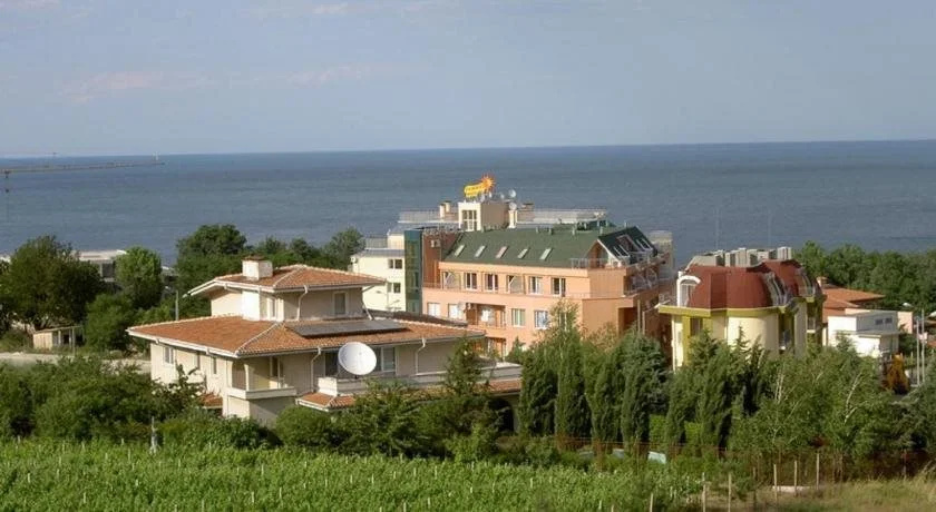 Laguna Family Hotel