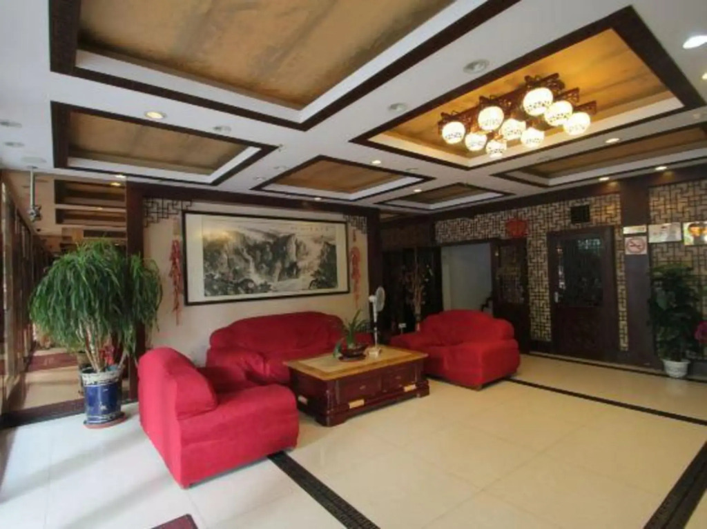 Baotai Business Hotel (Shanghai Wusong International Cruise Terminal Songbin Road Subway Station)