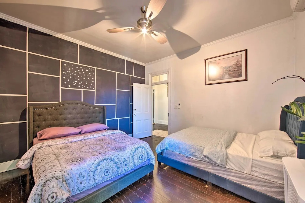 1 Mi to Dtwn: Historic Harrisburg Home