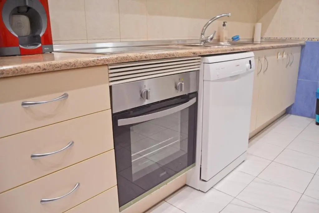 2 BEDROOM 2 BATHROOM APARTMENT in the heart of Fuengirola with big terrace and free parking space close to beach