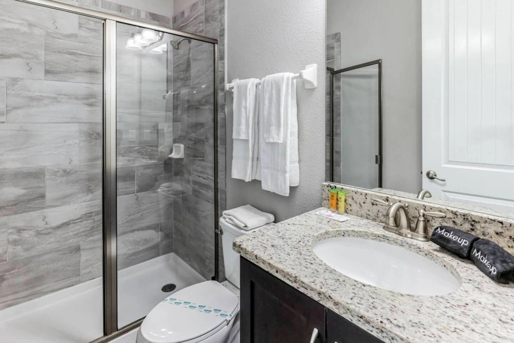 Near Theme Parks, fun Filled Home With Harry Potter Bedroom, & Private Pool