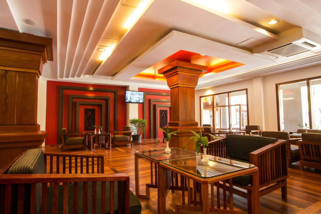 Royal Empire Hotel