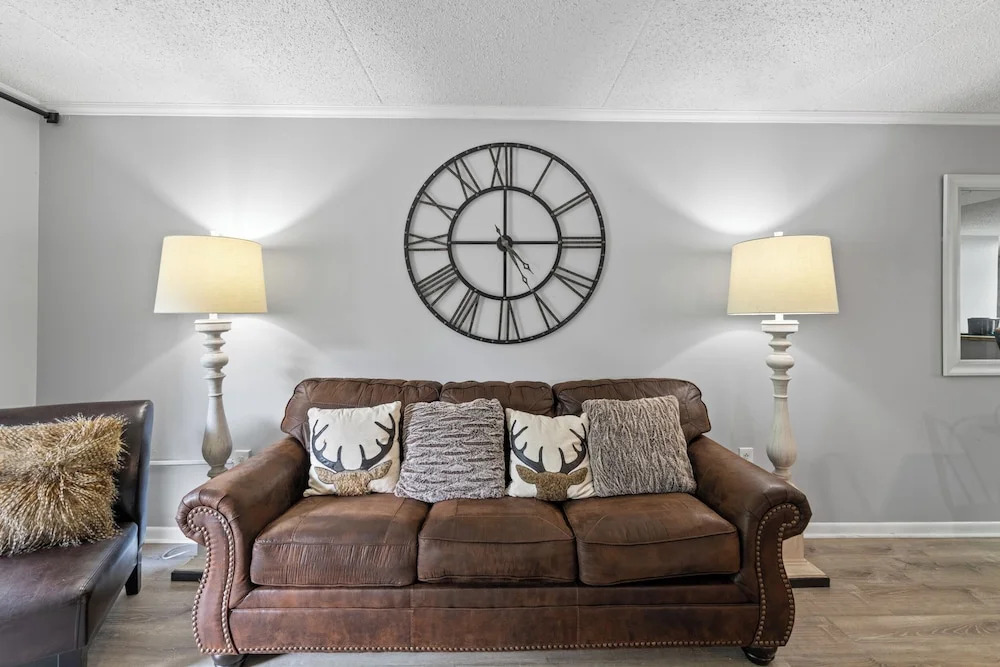 Modern 2br Condo in the Smokys!