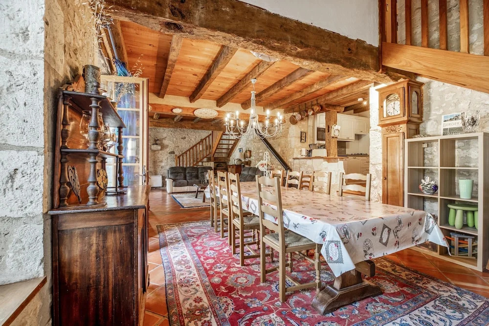 House With 6 Bedrooms in Thenac , With Private Pool, Furnished Garden and Wifi