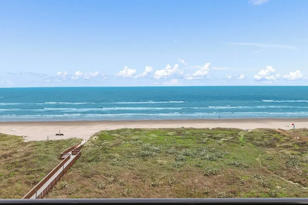 Updated Corner 3BR w/ View: Suntide III - Unit 710