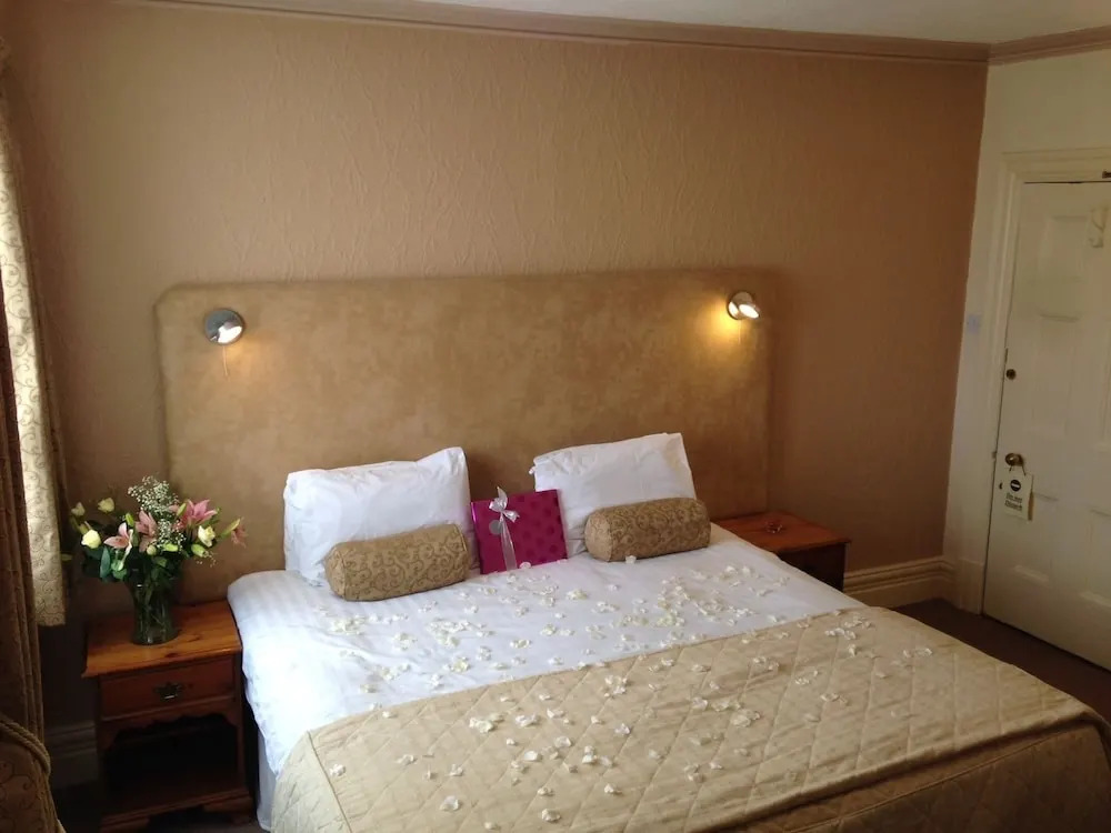 The Carre Arms Hotel