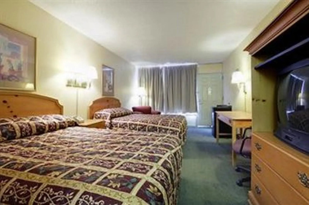 Econo Lodge Inn  Suites Amarillo