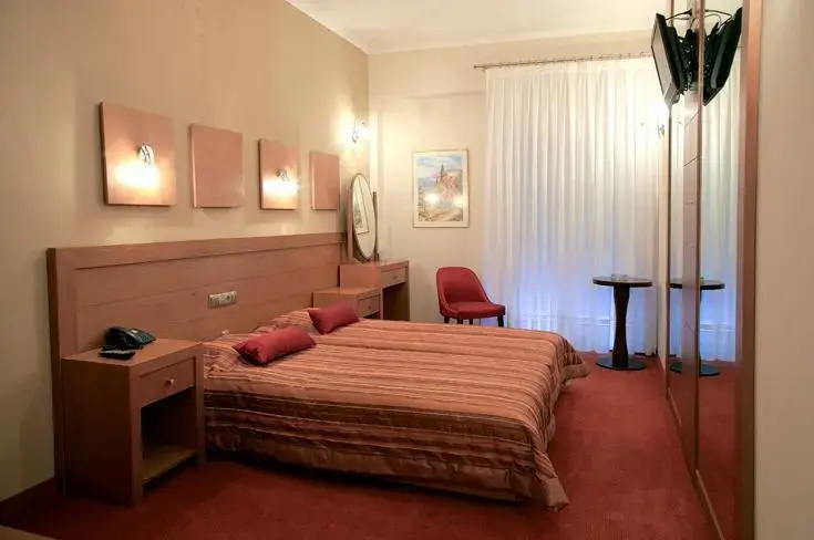 Iro Hotel
