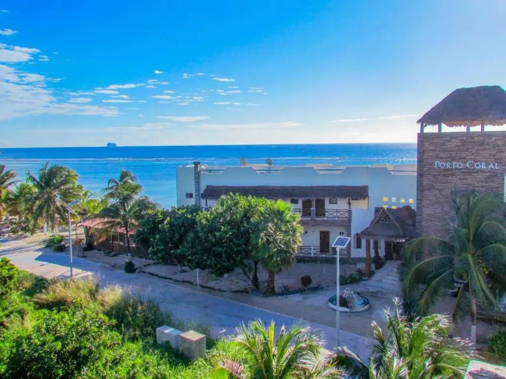 Porto Coral Hotel & Suites