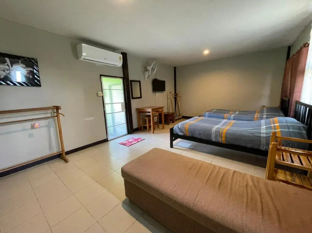 Chiang Dao Hostel