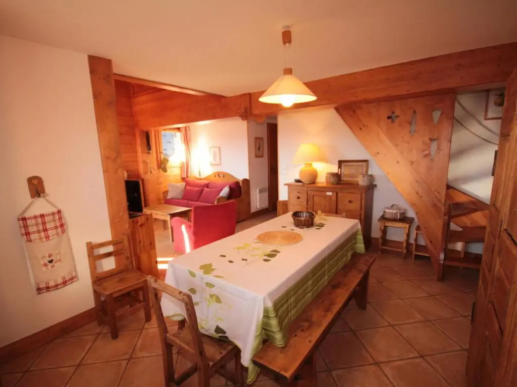 Magnifique T4 Mezzanine avec Parking et Animaux Acceptés - FR-1-293-64
