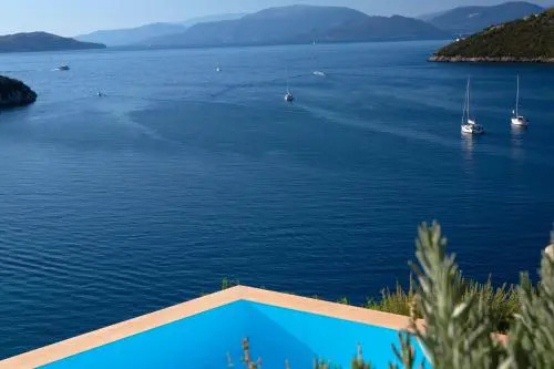 Villa Kastos - Stylish Luxury Villa with Direct Sea Access