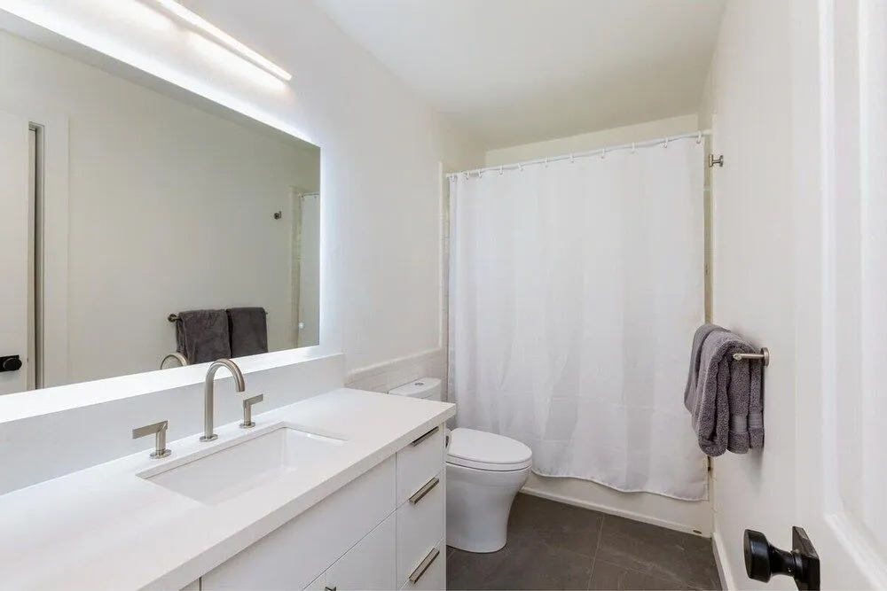 Hale Mauna Nui 4 Bedroom Home by RedAwning