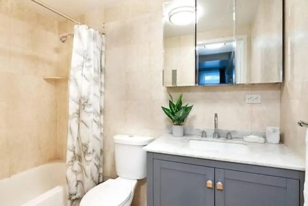 73-208 New 2BR 2bath UWS Doorman Gym