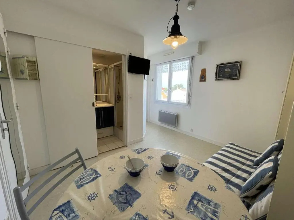 Appartement Notre-Dame-de-Monts, 1 pièce, 2 personnes - FR-1-224C-83