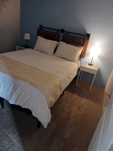 Loft Style Apt with Fast Wifi and Gym. 6502