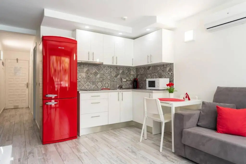 Luxury apt 1 MINUTE from the Beach of the Dunes