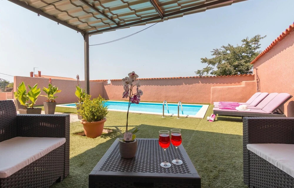 Awesome Home in Vodnjan With Wifi and 3 Bedrooms
