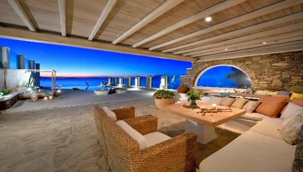 5 bedrooms villa with sea view private pool and enclosed garden at Mykonos