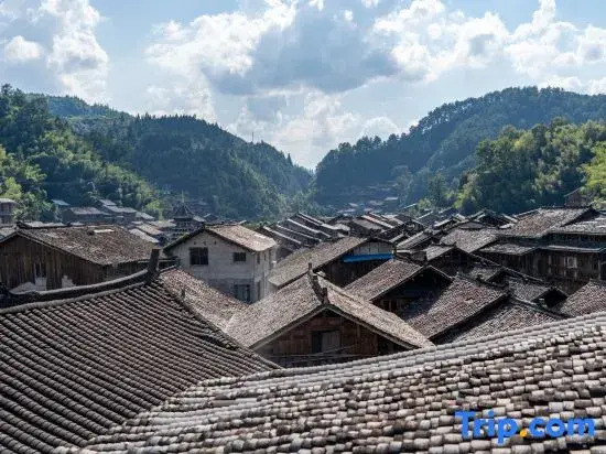 Linyun Mountain Residence (Zhaoxing Dong Village Scenic Area)