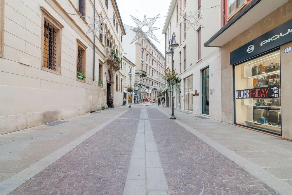 San Fermo Luxury Apartment