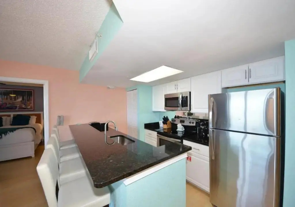 Sunrise Suites by TO
