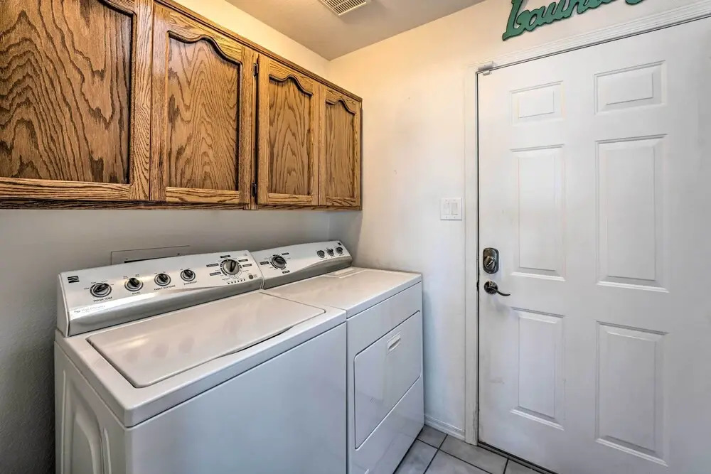 Lake Havasu City Home: Hot Tub & Swim Spa!